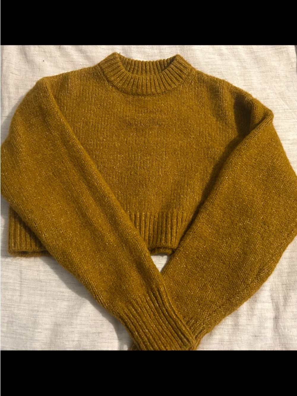 H&M Cropped Crewneck Sweater in Mustard